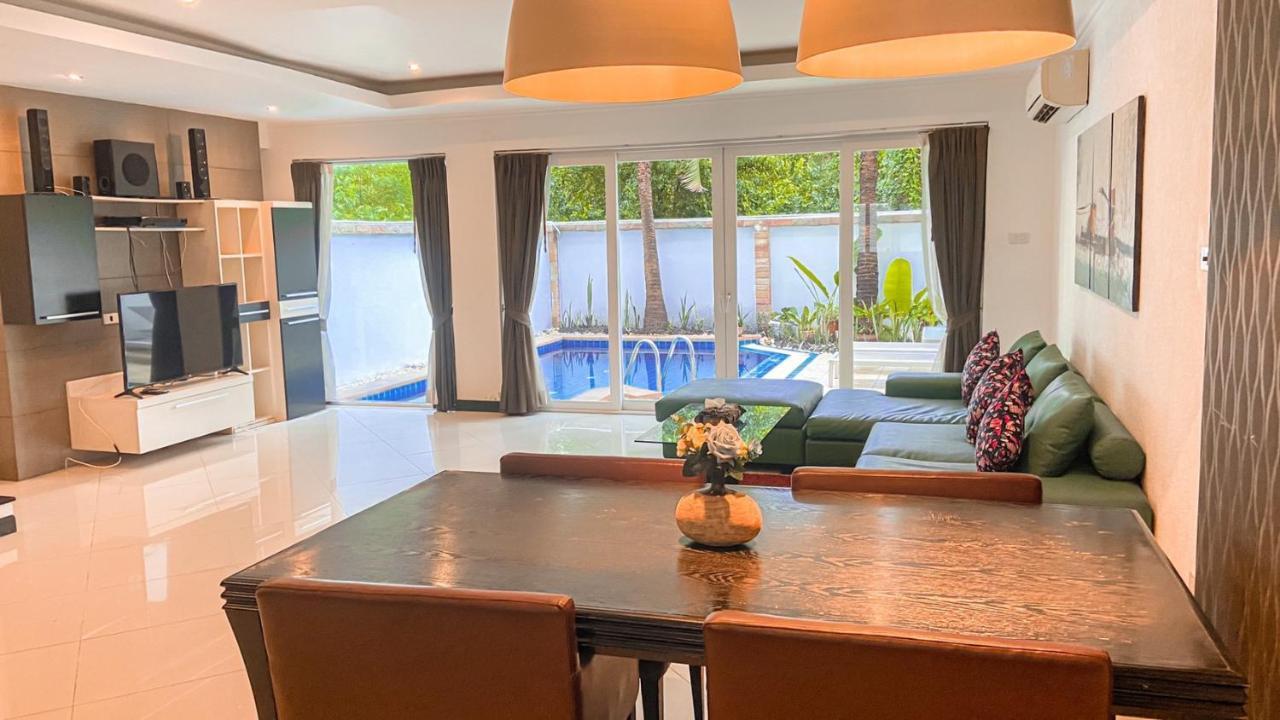 Hidden Palm Pool Villas Pattaya Exterior foto